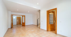 Townhouse for Rent in Ses Salines – space, light, and a prime location