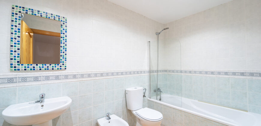 Townhouse for Rent in Ses Salines – space, light, and a prime location