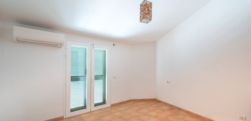 Townhouse for Rent in Ses Salines – space, light, and a prime location