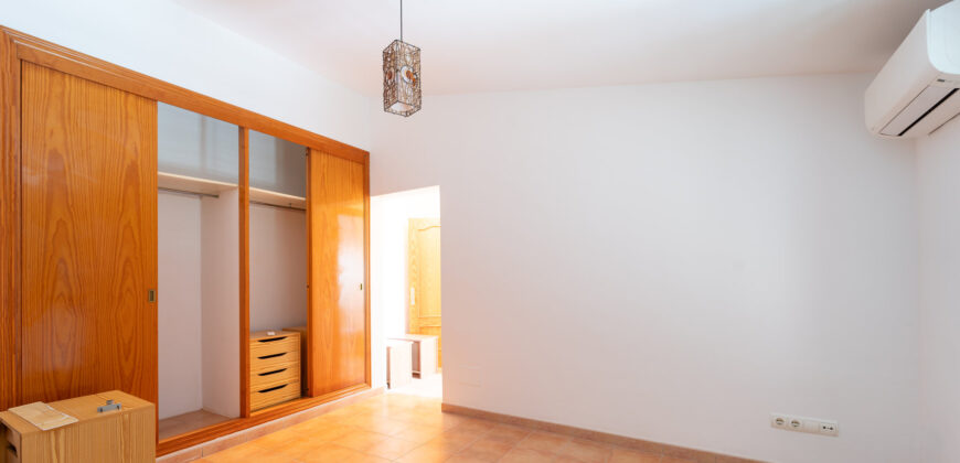 Townhouse for Rent in Ses Salines – space, light, and a prime location