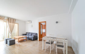 Piso amueblado en alquiler en Campos con balcón y aire acondicionado