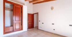 Casa de pueblo señorial en venta en Ses Salines: 6 habitaciones, gran jardín y terrazas