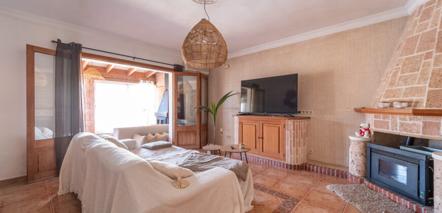 Casa con piscina en alquiler en Ses Salines – Encanto tradicional y confort moderno