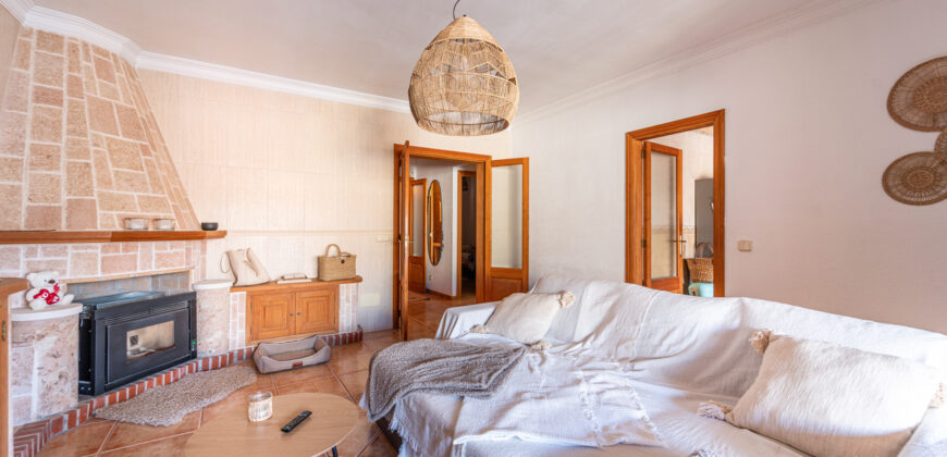 Casa con piscina en alquiler en Ses Salines – Encanto tradicional y confort moderno