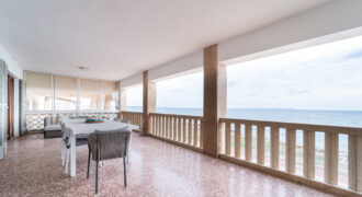 Primera planta en primera línea en Sa Rápita con gran terraza, vistas al mar y alquiler temporal