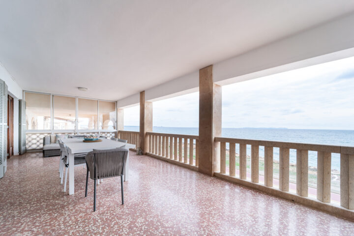Primera planta en primera línea en Sa Rápita con gran terraza, vistas al mar y alquiler temporal