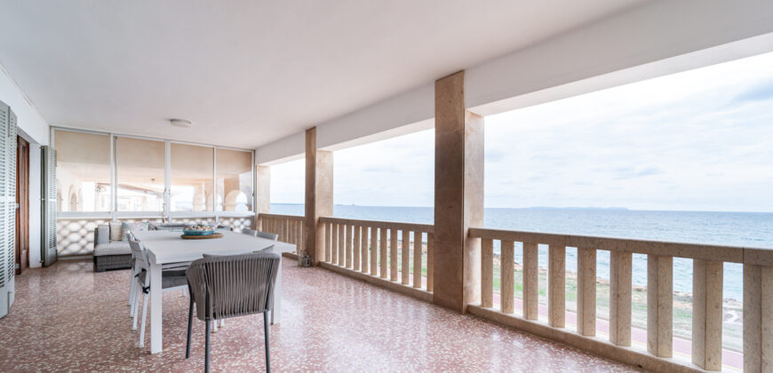 Primera planta en primera línea en Sa Rápita con gran terraza, vistas al mar y alquiler temporal