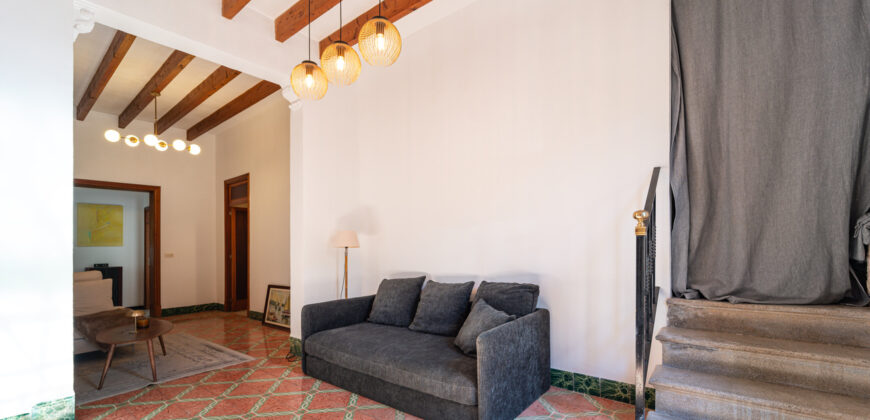 Village house for rent in Ses Salines with large patio — 4 bedrooms, 140 m², quiet street Village house for rent in Ses Salines with large patio — 4 bedrooms, 140 m², quiet street