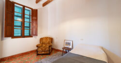 Village house for rent in Ses Salines with large patio — 4 bedrooms, 140 m², quiet street Village house for rent in Ses Salines with large patio — 4 bedrooms, 140 m², quiet street