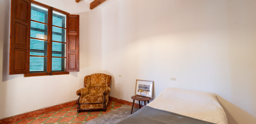 Village house for rent in Ses Salines with large patio — 4 bedrooms, 140 m², quiet street Village house for rent in Ses Salines with large patio — 4 bedrooms, 140 m², quiet street