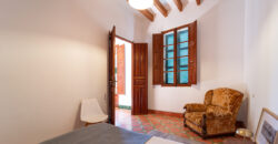 Village house for rent in Ses Salines with large patio — 4 bedrooms, 140 m², quiet street Village house for rent in Ses Salines with large patio — 4 bedrooms, 140 m², quiet street