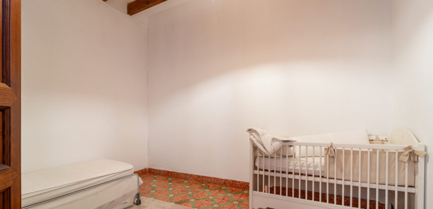 Village house for rent in Ses Salines with large patio — 4 bedrooms, 140 m², quiet street Village house for rent in Ses Salines with large patio — 4 bedrooms, 140 m², quiet street