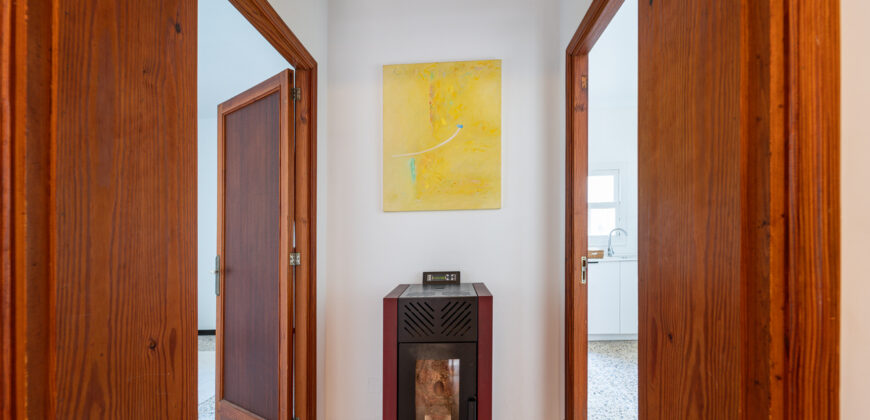 Village house for rent in Ses Salines with large patio — 4 bedrooms, 140 m², quiet street Village house for rent in Ses Salines with large patio — 4 bedrooms, 140 m², quiet street