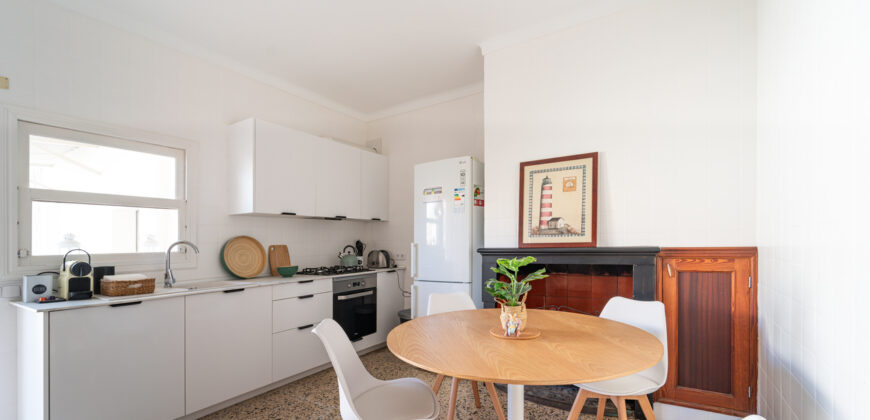 Village house for rent in Ses Salines with large patio — 4 bedrooms, 140 m², quiet street Village house for rent in Ses Salines with large patio — 4 bedrooms, 140 m², quiet street