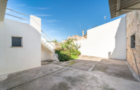 Casa de pueblo en alquiler en Ses Salines con amplio patio — 4 habitaciones, 140 m²