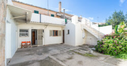 Village house for rent in Ses Salines with large patio — 4 bedrooms, 140 m², quiet street Village house for rent in Ses Salines with large patio — 4 bedrooms, 140 m², quiet street