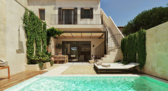 Casa de pueblo de obra nueva con patio, piscina y rooftop en Ses Salines