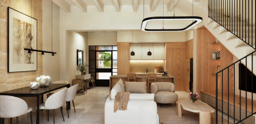 Neubau-Stadthaus mit Patio, Pool und Dachterrasse in Ses Salines