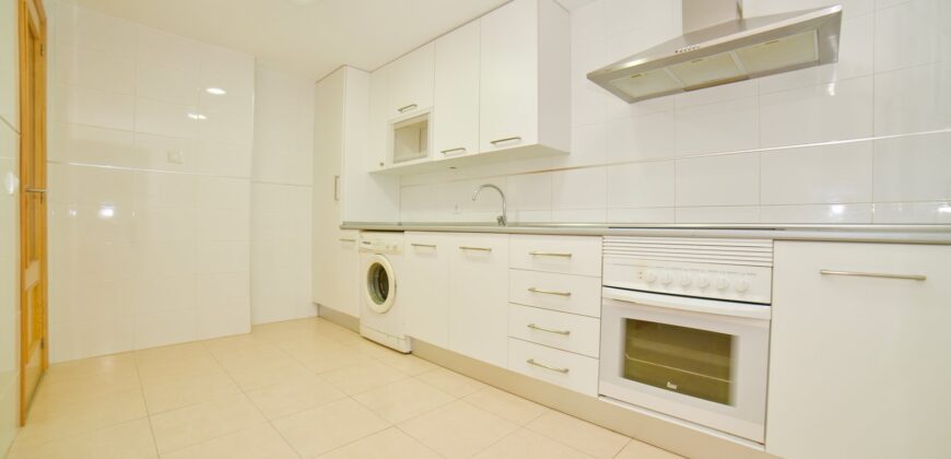 Langzeitmiete in Campos: Moderne 3-Zimmer-Wohnung mit ausgestatteter Küche und hochwertigen Oberflächen