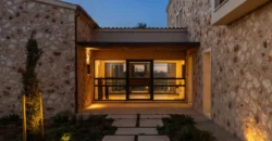 Newly built natural stone country house in Santanyí: Minimalist design and cutting-edge technology