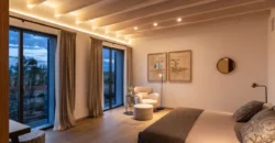 Newly built natural stone country house in Santanyí: Minimalist design and cutting-edge technology