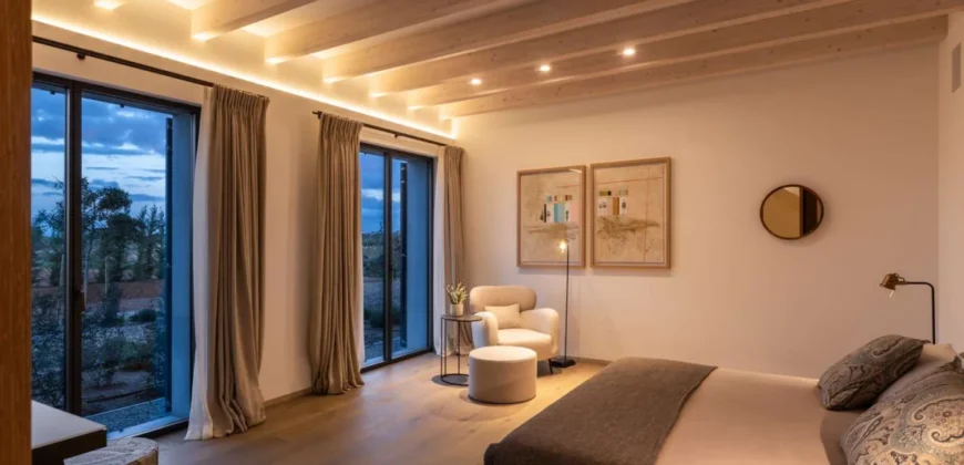 Newly built natural stone country house in Santanyí: Minimalist design and cutting-edge technology