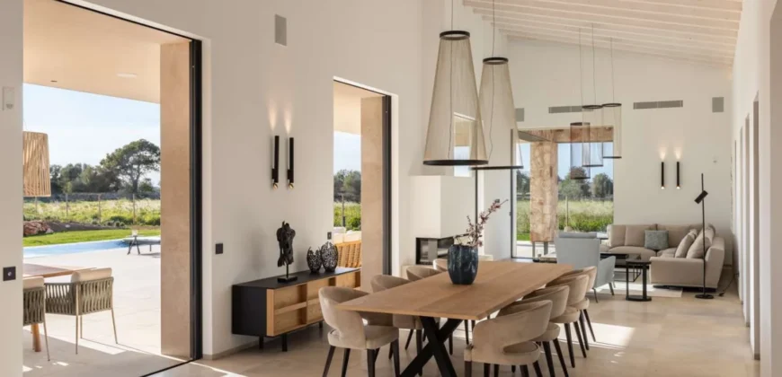 Newly built natural stone country house in Santanyí: Minimalist design and cutting-edge technology