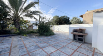 Alquiler de chalet en Sa Rápita: Planta baja de 4 habitaciones con gran jardín y barbacoa