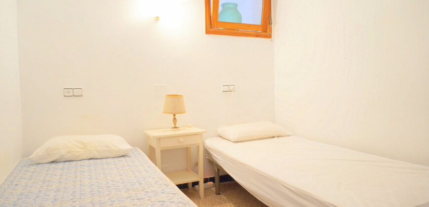 Alquiler de piso en Colonia de Sant Jordi: 3 habitaciones, chimenea y terraza en azotea