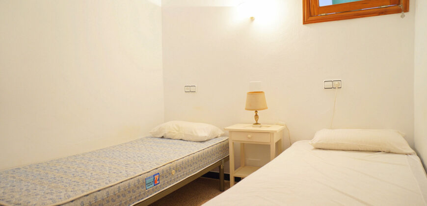 Alquiler de piso en Colonia de Sant Jordi: 3 habitaciones, chimenea y terraza en azotea