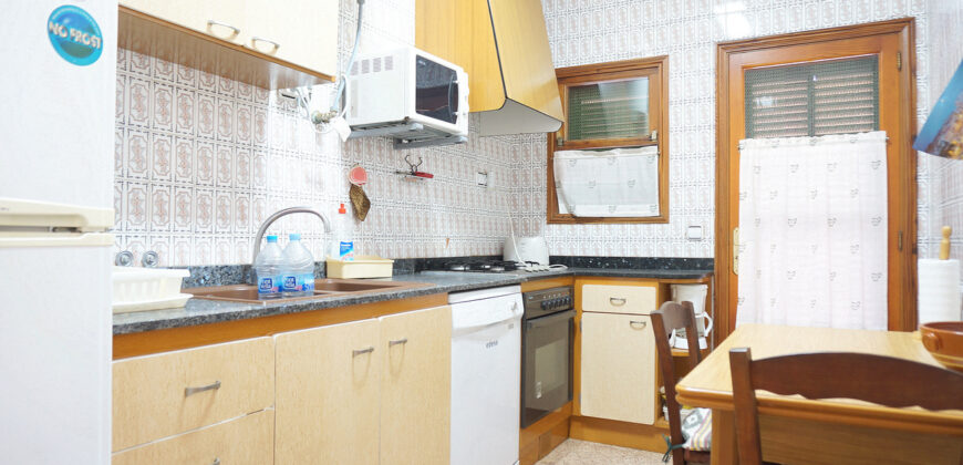 Alquiler de piso en Colonia de Sant Jordi: 3 habitaciones, chimenea y terraza en azotea