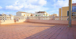 Alquiler de piso en Colonia de Sant Jordi: 3 habitaciones, chimenea y terraza en azotea