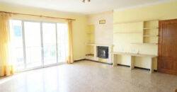 Alquiler de piso en Colonia de Sant Jordi: 3 habitaciones, chimenea y terraza en azotea