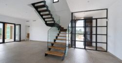 Espectacular Villa de Lujo en Ses Salines: Arquitectura tradicional, interior de diseño y privacidad absoluta