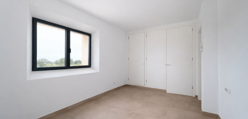 Espectacular Villa de Lujo en Ses Salines: Arquitectura tradicional, interior de diseño y privacidad absoluta