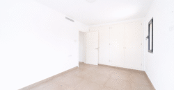 Espectacular Villa de Lujo en Ses Salines: Arquitectura tradicional, interior de diseño y privacidad absoluta