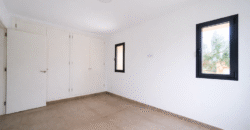 Espectacular Villa de Lujo en Ses Salines: Arquitectura tradicional, interior de diseño y privacidad absoluta