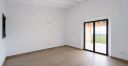 Espectacular Villa de Lujo en Ses Salines: Arquitectura tradicional, interior de diseño y privacidad absoluta