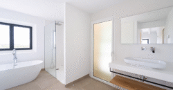 Espectacular Villa de Lujo en Ses Salines: Arquitectura tradicional, interior de diseño y privacidad absoluta