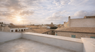 Alquiler de casa de pueblo de diseño en Santanyí: Renovada, con garaje y ascensor junto a la Plaza Mayor