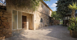 Einzigartige Gelegenheit in Ses Salines: Historisches Dorfhaus zur Renovierung mit riesigem 831 m² Grundstück und Zugang von zwei Straßen