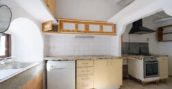 Einzigartige Gelegenheit in Ses Salines: Historisches Dorfhaus zur Renovierung mit riesigem 831 m² Grundstück und Zugang von zwei Straßen