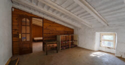 Einzigartige Gelegenheit in Ses Salines: Historisches Dorfhaus zur Renovierung mit riesigem 831 m² Grundstück und Zugang von zwei Straßen