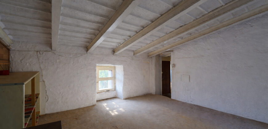 Einzigartige Gelegenheit in Ses Salines: Historisches Dorfhaus zur Renovierung mit riesigem 831 m² Grundstück und Zugang von zwei Straßen