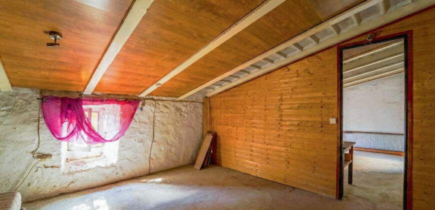 Einzigartige Gelegenheit in Ses Salines: Historisches Dorfhaus zur Renovierung mit riesigem 831 m² Grundstück und Zugang von zwei Straßen