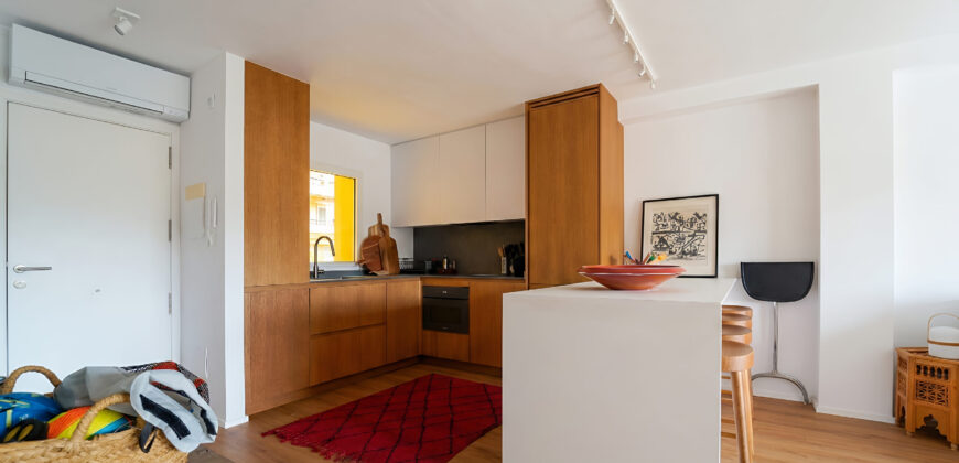 Großzügige Wohnung zum Verkauf mit Terrasse und Meerblick in Portopetro