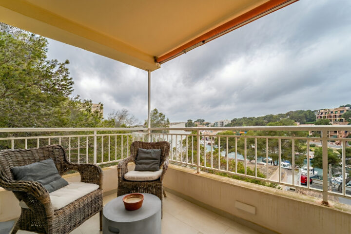 Amplio piso en venta con vistas al mar en Portopetro