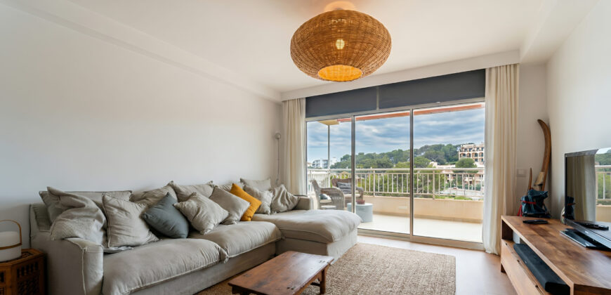 Großzügige Wohnung zum Verkauf mit Terrasse und Meerblick in Portopetro