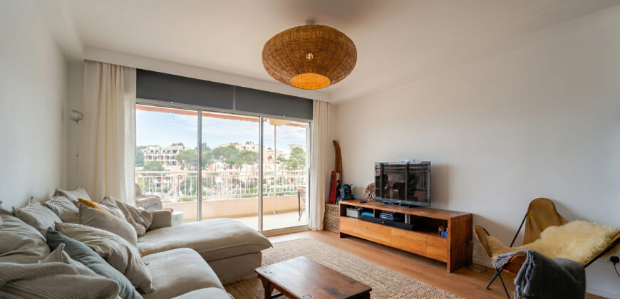 Großzügige Wohnung zum Verkauf mit Terrasse und Meerblick in Portopetro