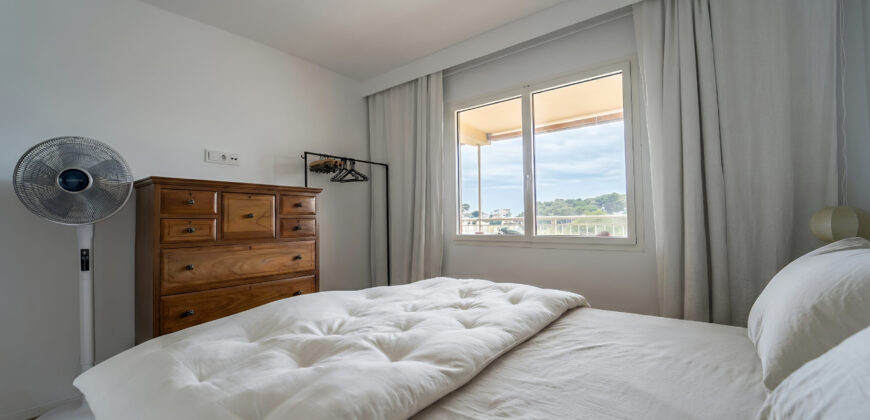 Großzügige Wohnung zum Verkauf mit Terrasse und Meerblick in Portopetro